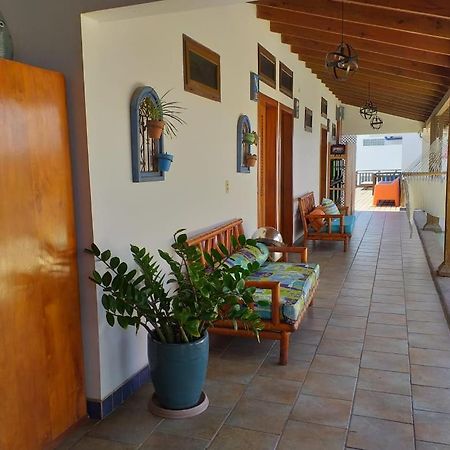 Hotel Y Restaurante Cesar Mariscos Tela Exteriör bild